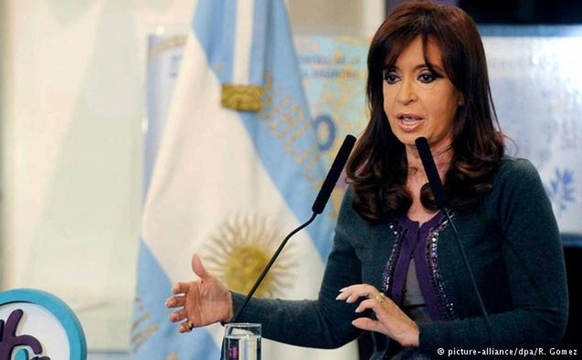 Cristina Kirchner diz estar convencida de que promotor não se matou