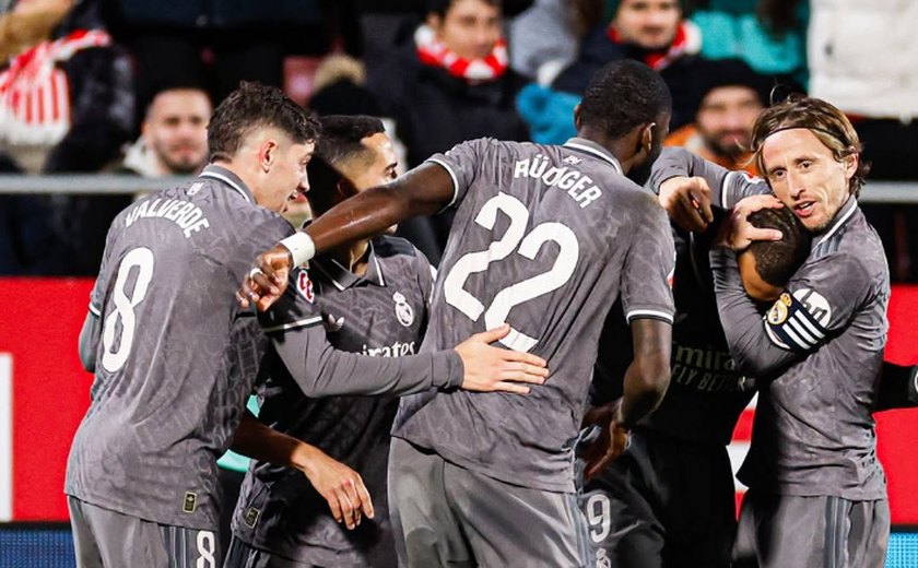 Real vence Girona, vê Barcelona só empatar em Sevilha e se aproxima da liderança do Espanhol
