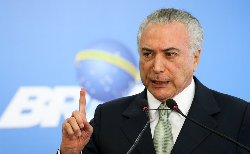 Queda na popularidade fará Lula 'meditar duas ou dez vezes' sobre reeleição, diz Temer