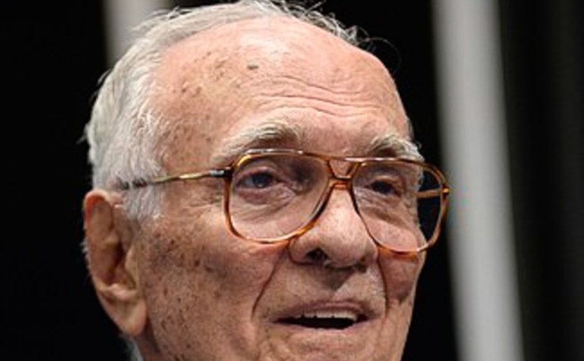 Ex-prefeito do Rio Roberto Saturnino Braga morre aos 93 anos