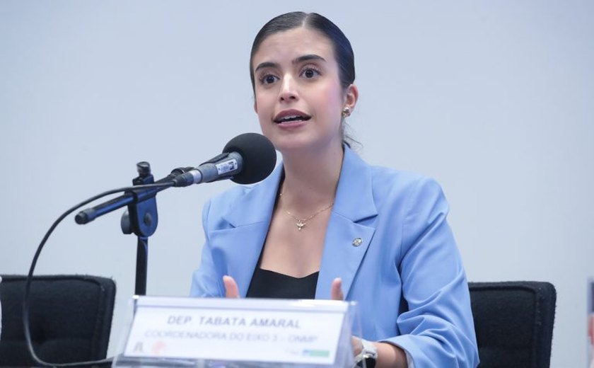 Comissão aprova inclusão do combate ao preconceito contra a pobreza na educação básica