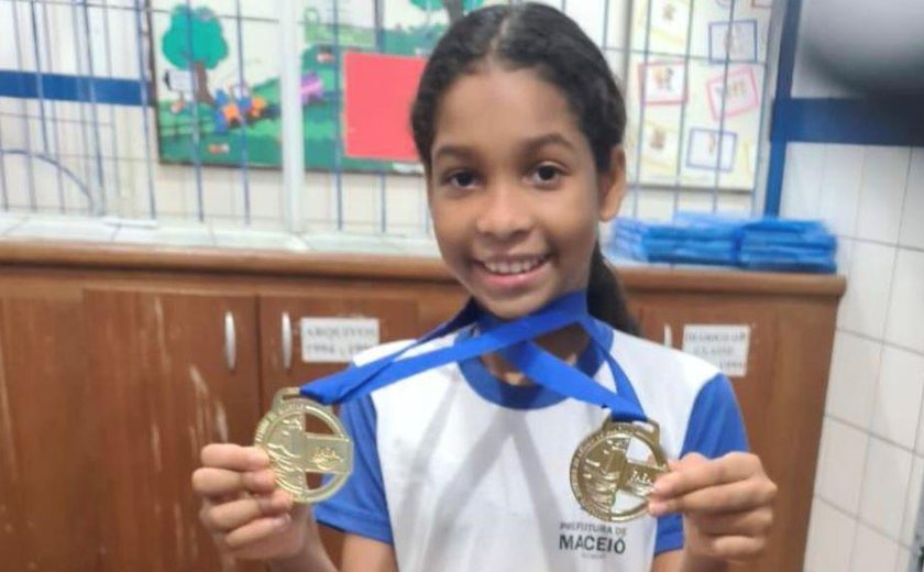 Estudante da rede municipal de ensino é campeã estadual de natação