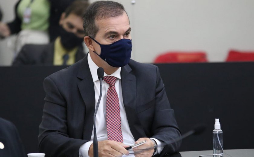 Projeto de Lei determina a obrigatoriedade da apresentação do cartão de vacinação em espaços públicos e privados