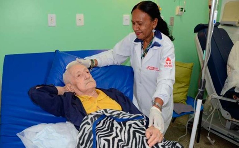 Auxiliar de Enfermagem do Hemoal será agraciada com a Medalha Sílvio Vianna