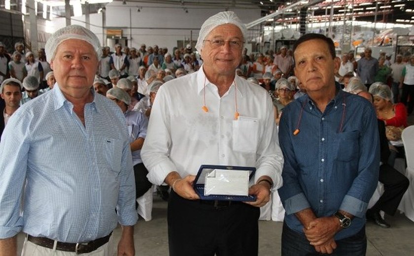Governador é homenageado pelos empresários do Polo Luiz Cavalcanti