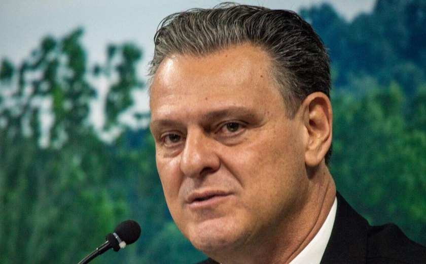 Fávaro diz que Brasil controla gripe aviária e negocia fim de embargos (VÍDEO)