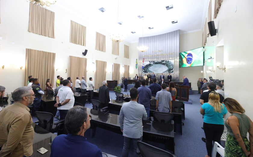 Assembleia debate regulamentação de cães de porte grande em sessão especial