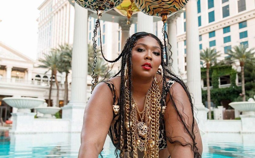 Lizzo faz desabafo sobre ataques nas redes: 'Desisto'