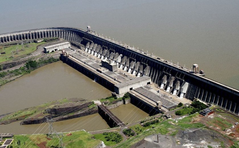 Brasil e Paraguai fecham acordo sobre tarifa de Itaipu