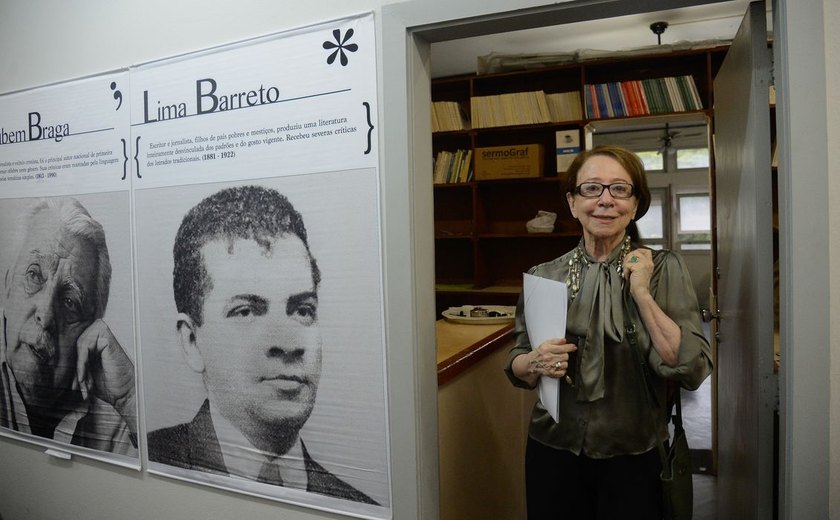 Fernanda Montenegro encanta plateia na Academia Brasileira de Letras