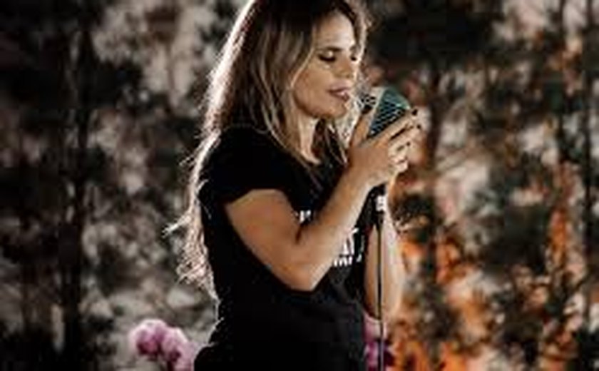 Cantora Gospel Aline Barros faz segunda Live “Worship Life em casa 2” com grandes canções.