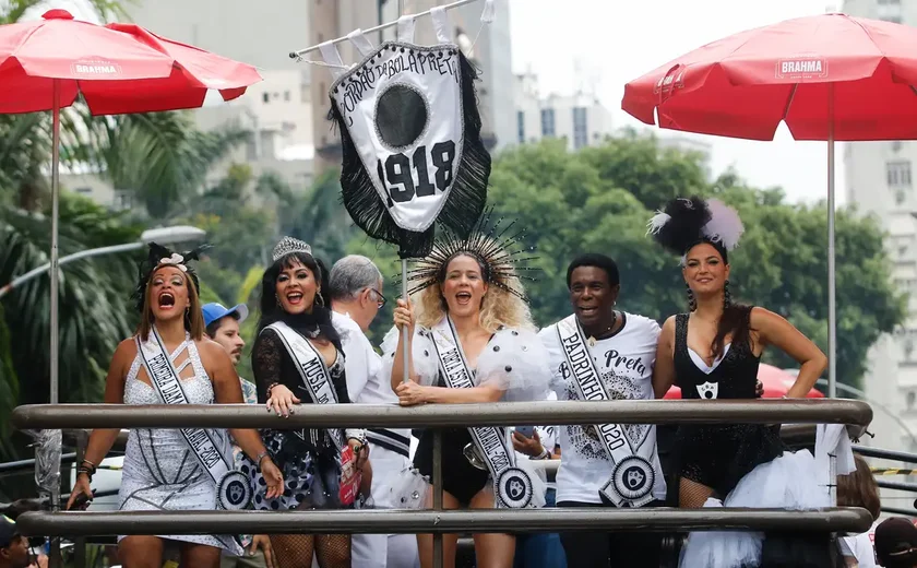Cordão da Bola Preta celebra 106 anos reunindo milhões de foliões