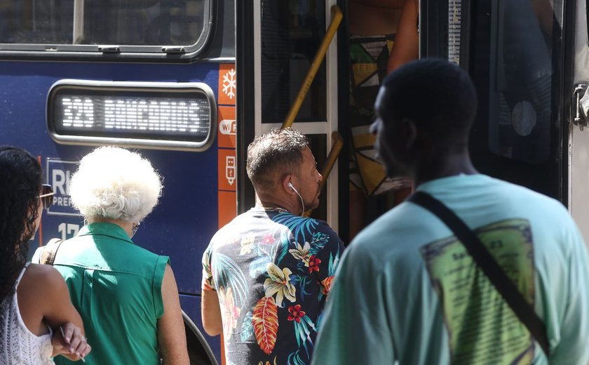 População brasileira começará a diminuir em 2042, diz IBGE
