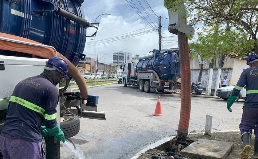 Prefeitura leva ações de limpeza e recuperação de galerias para amenizar impactos da chuva