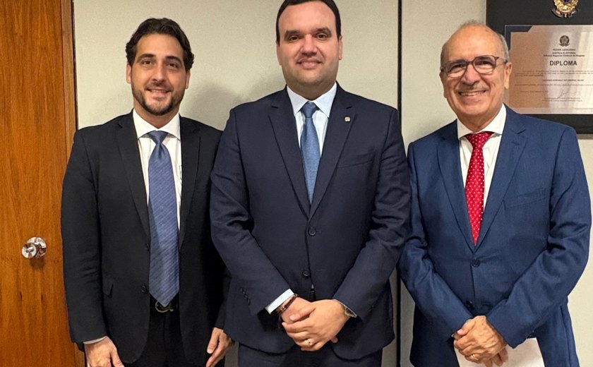 Deputado que mais destinou recursos para Penedo recebe Ronaldo Lopes e garante mais investimentos