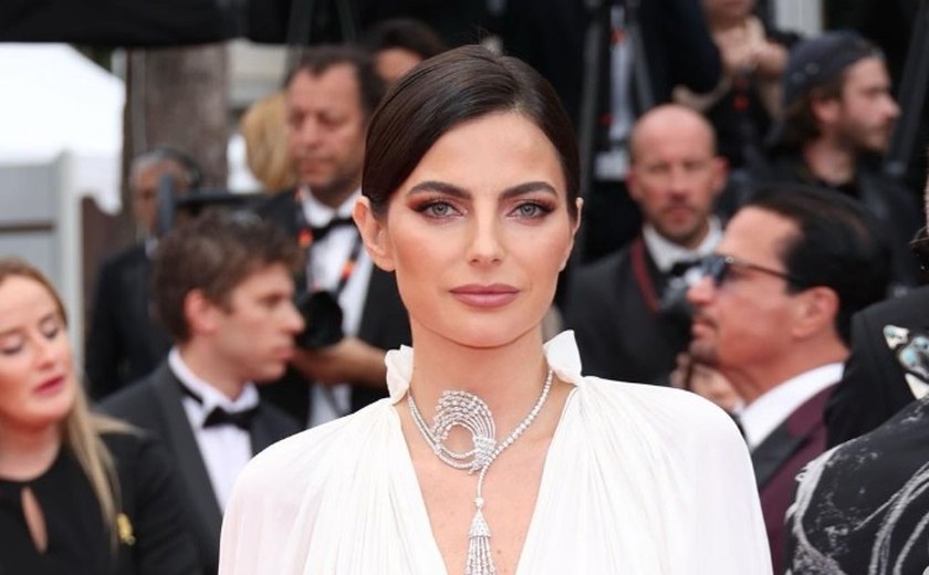 Kelly Piquet mostra produção de luxo e vinho de 5 mil para um 'encontro'