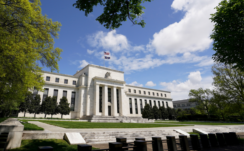 Taxas futuras têm viés de alta antes de decisão do Fed