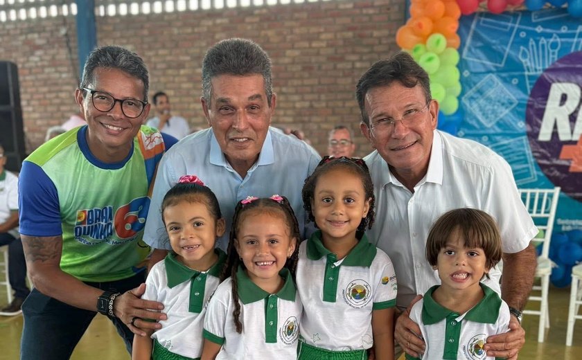 Educação de Branquinha inaugura mais uma quadra e entrega nova remessa de fardamentos e veículos