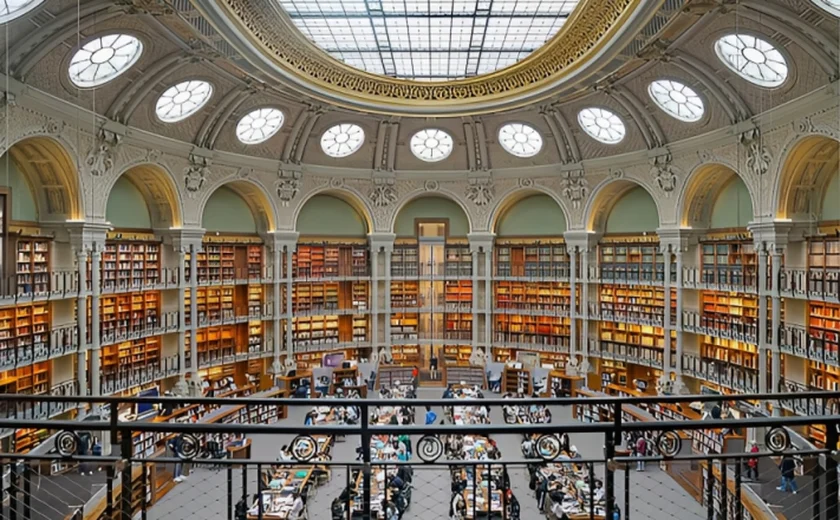 Biblioteca Nacional Francesa anuncia quarentena de livros decorados com arsênio