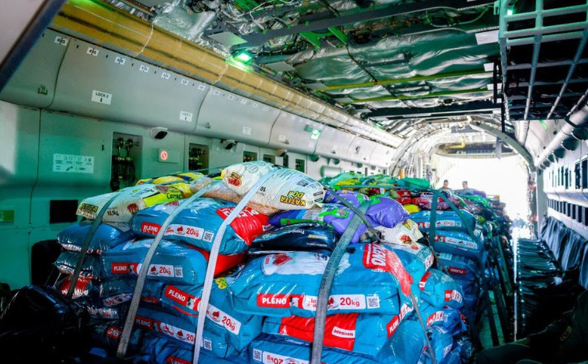 “Voo do Melhor Amigo” leva 20 toneladas de ração para pets resgatados no Rio Grande do Sul