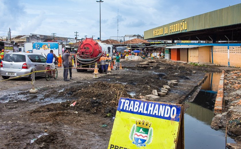 Ação permanente de limpeza e desinfecção beneficia 14 mercados e feiras de Maceió