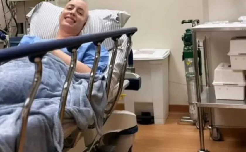 Fabiana Justus passa por transfusão de sangue após transplante de medula