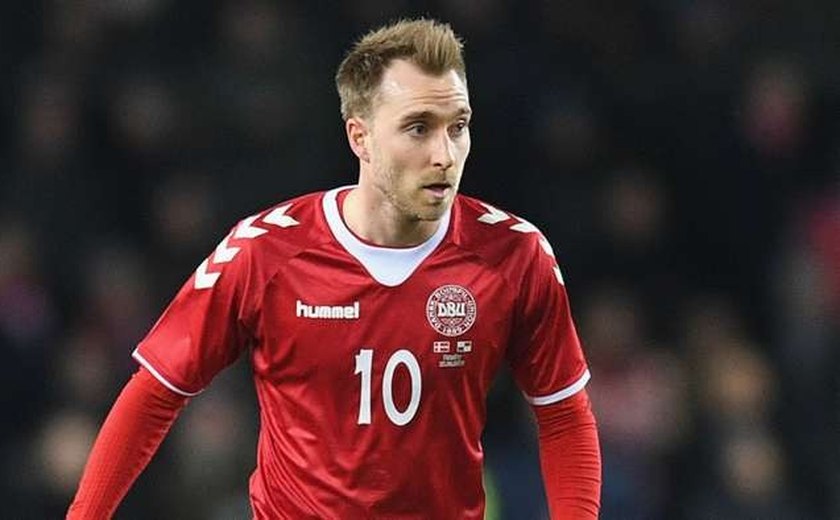 Astro da Dinamarca, Ericksen passa mal e sai desacordado de campo na Eurocopa