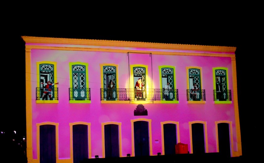 Penedo Luz: espetáculo natalino prioriza acessibilidade com tradução em Libras