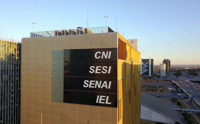 Confiança da indústria cai em junho e 11 setores estão mais pessimistas, diz CNI