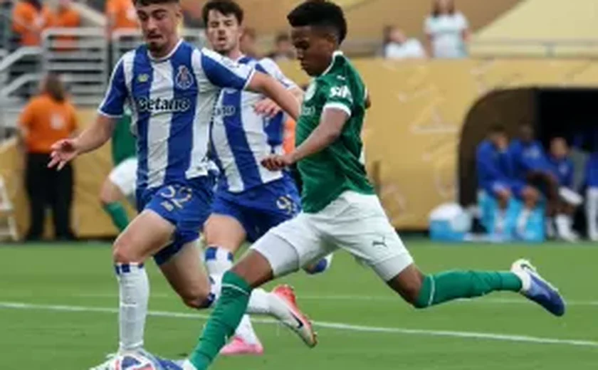 Palmeiras empilha chances, para no goleiro do Porto e empata na estreia do Mundial