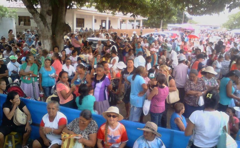 Distrito de Canafístula recebe 30 mil pessoas em homenagem a Frei Damião