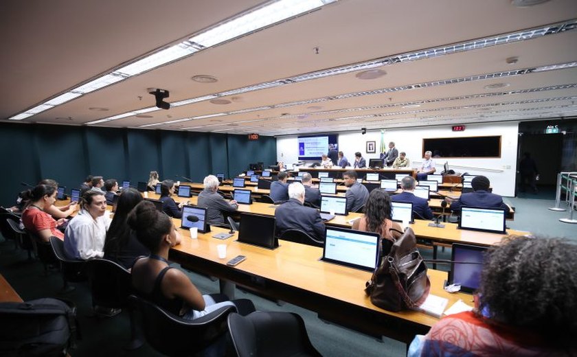 Comissão sobre prevenção a desastres naturais debate recuperação de município atingido por enchente no ES