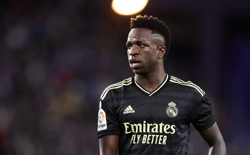 Vinicius Júnior celebra punição de agressores racistas na Espanha