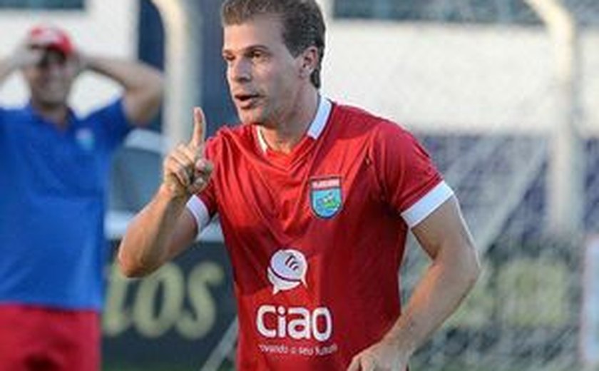 Ex jogador do CSE, Túlio Maravilha tentará milésimo gol em Minas Gerais