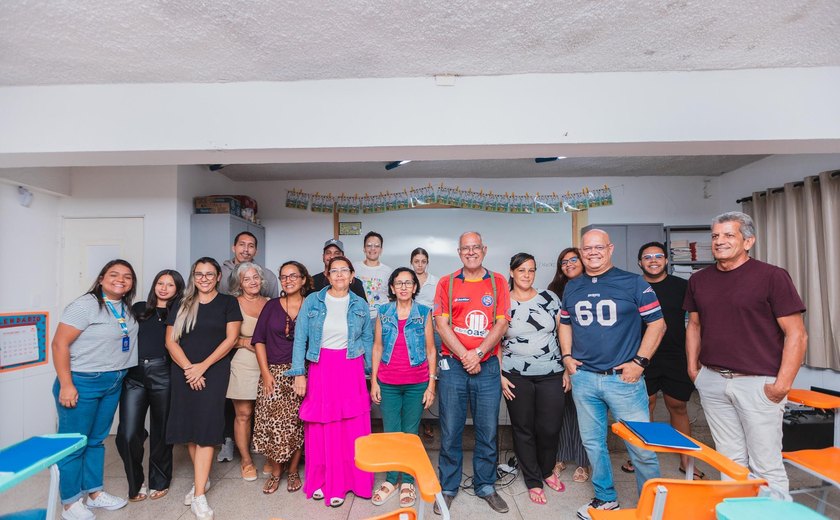 Educação realiza aula inaugural da primeira turma de inglês do Polo Cícera Lucimar