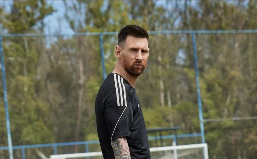 Messi exige na Justiça 50 mil euros a ambientalistas que vandalizaram sua casa, diz jornal