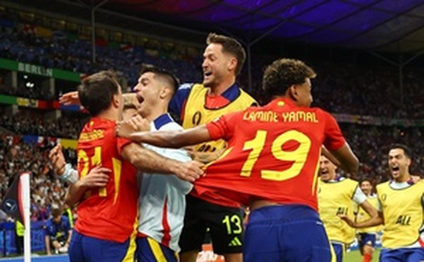 Espanha derrota a Inglaterra na final e conquista o seu quarto título da Eurocopa