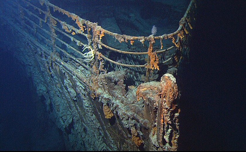 Titanic: Novas imagens de navio naufragado flagram danos em grade de Jack e Rose e 'acham' estátua de bronze