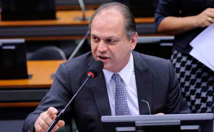 Diretor da JBS cita repasse de R$ 15 milhões para Temer; presidente nega