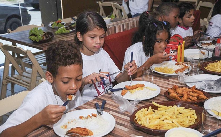 Maceió: Crianças encerram participação na Semana Solidária Abrasel