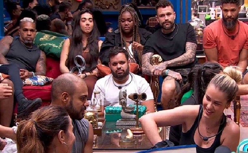BBB 24: Madrugada tem discussão e até flerte entre os confinados; leia o resumo