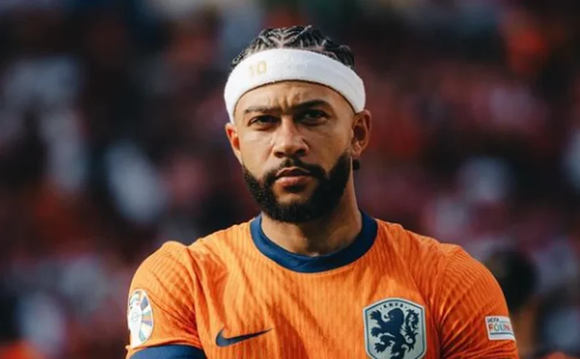 Técnico da Holanda é cauteloso ao falar sobre Depay no Corinthians, mas admite: 'Liga é forte'