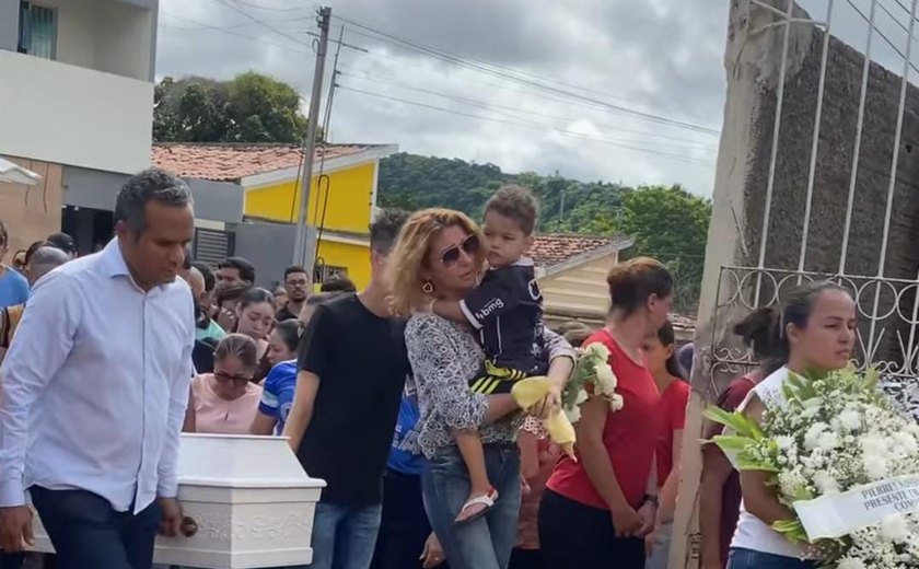 Corpo de Pierre Victor, morto pelo pai, o major Pedro, é sepultado em Palmeira dos Índios sob aplausos