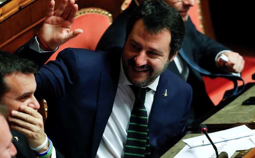 Liga e 5 Estrelas tomam passos significativos para formar governo na Itália