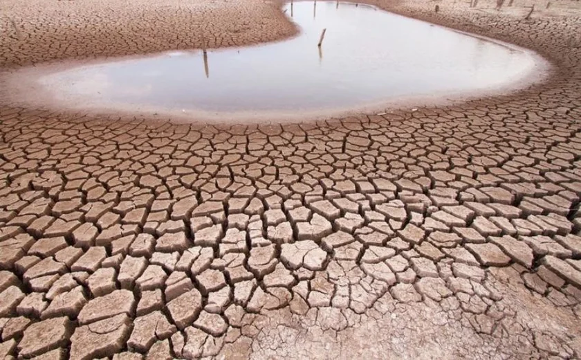 Equador declara situação de emergência no setor elétrico devido à seca no país