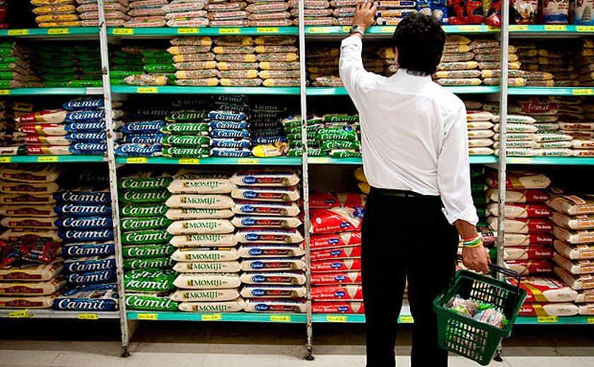 Vendas nos supermercados de SP sobem 4,86% em janeiro, diz Apas