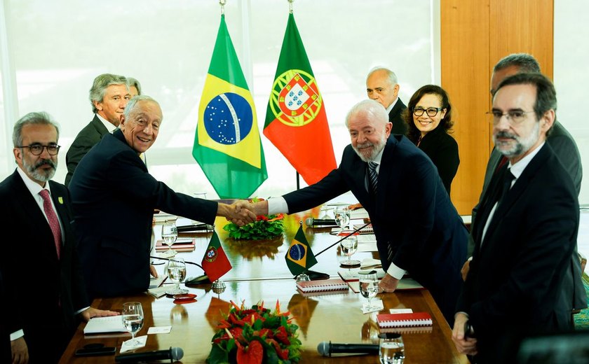 Presidentes do Brasil e de Portugal se reúnem no Palácio do Planalto