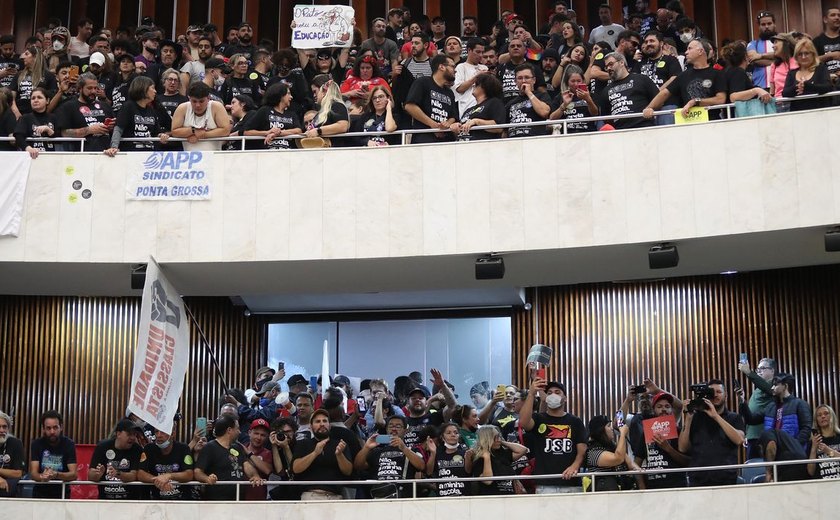 Assembleia Legislativa do PR aprova terceirização da gestão de escolas