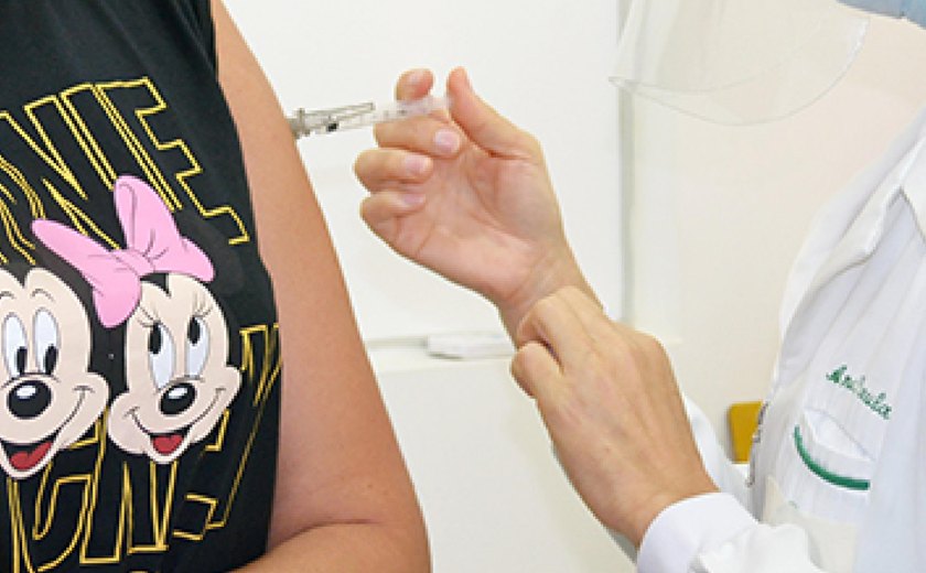 18 de maio: infectologistas do Helvio Auto destacam tratamento de pessoas que convivem com o vírus da Aids
