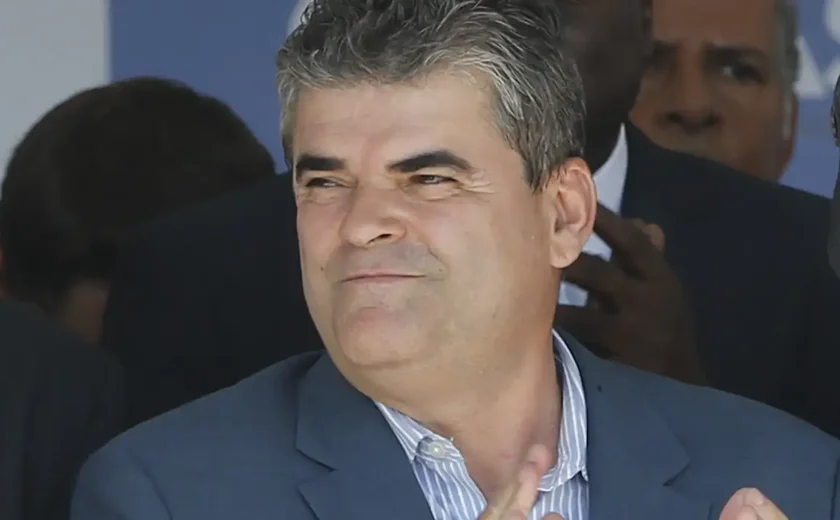 Ex-prefeito de Duque de Caxias foi beneficiário do suposto esquema de fraude em cartões de vacinação, aponta PF